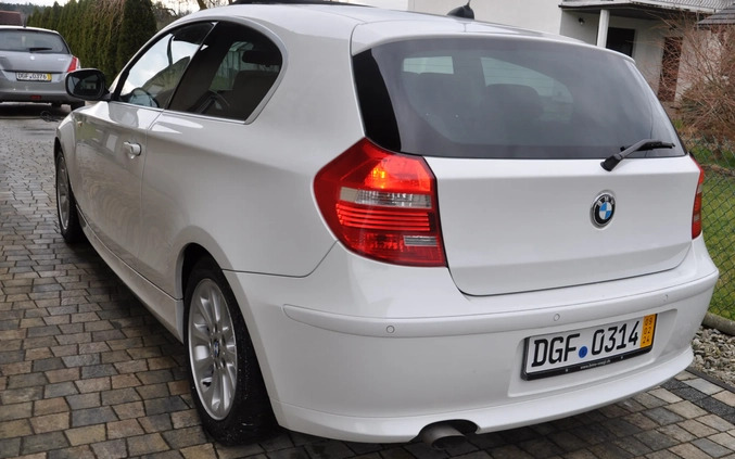 BMW Seria 1 cena 22500 przebieg: 240000, rok produkcji 2010 z Bełchatów małe 326